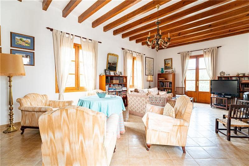 4 soveværelse Finca/Landehus til salg i Selva med garage - € 1.800.000 (Ref: 8924840)