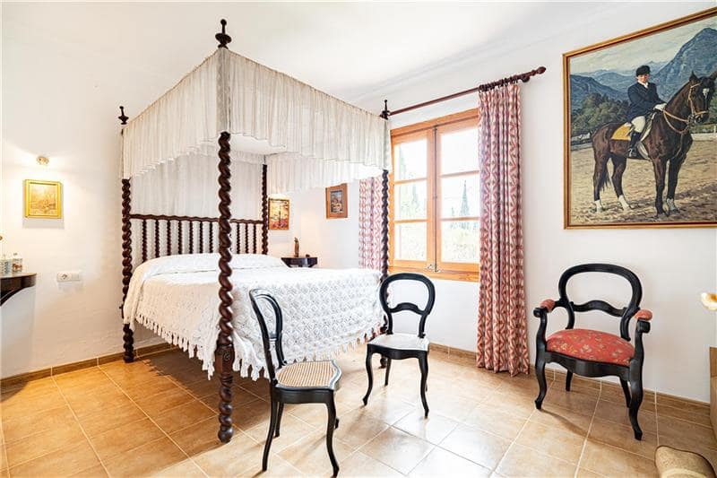 4 soveværelse Finca/Landehus til salg i Selva med garage - € 1.800.000 (Ref: 8924840)