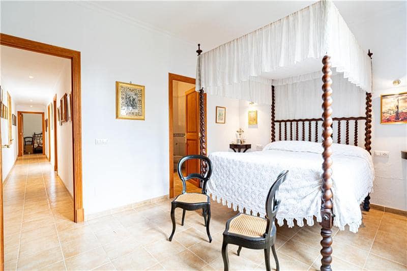 4 soveværelse Finca/Landehus til salg i Selva med garage - € 1.800.000 (Ref: 8924840)