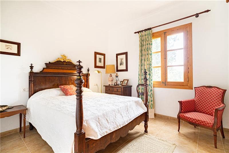 4 soveværelse Finca/Landehus til salg i Selva med garage - € 1.800.000 (Ref: 8924840)