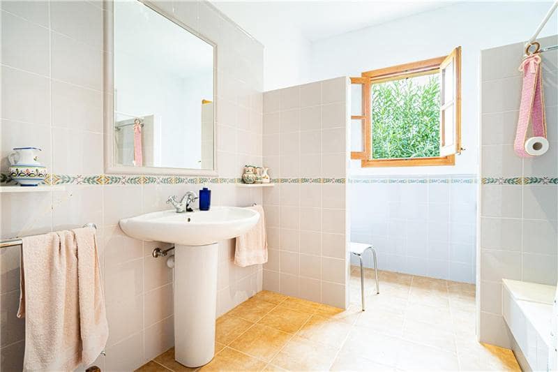 4 soveværelse Finca/Landehus til salg i Selva med garage - € 1.800.000 (Ref: 8924840)