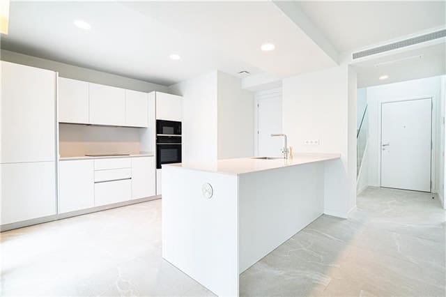 4 makuuhuone Omakotitalo myytävänä paikassa Las Maravillas, Palma de Mallorca mukana uima-altaan 
autotalli - 1 100 000 € (Ref: 8939146)