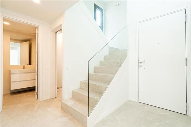 4 makuuhuone Omakotitalo myytävänä paikassa Las Maravillas, Palma de Mallorca mukana uima-altaan 
autotalli - 1 100 000 € (Ref: 8939146)