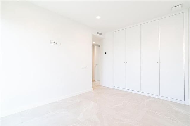 4 makuuhuone Omakotitalo myytävänä paikassa Las Maravillas, Palma de Mallorca mukana uima-altaan 
autotalli - 1 100 000 € (Ref: 8939146)