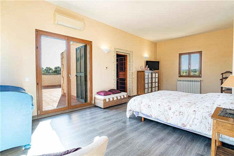 4 soveværelse Finca/Landehus til salg i Algaida med swimmingpool garage - € 1.750.000 (Ref: 9029998)