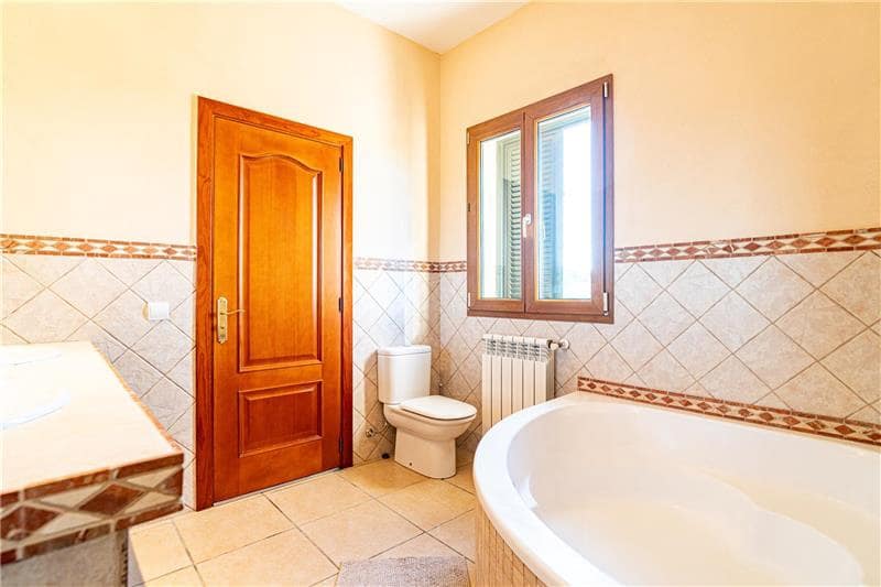 4 soveværelse Finca/Landehus til salg i Algaida med swimmingpool garage - € 1.750.000 (Ref: 9029998)