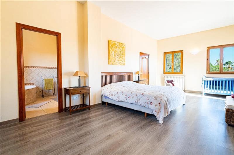 4 soveværelse Finca/Landehus til salg i Algaida med swimmingpool garage - € 1.750.000 (Ref: 9029998)