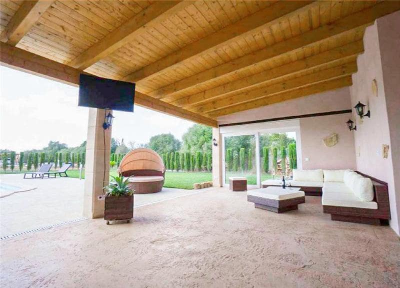 3 sypialnia Finka/Dom wiejski na sprzedaż w Llucmajor z basenem garażem - 895 000 € (Ref: 9051729)