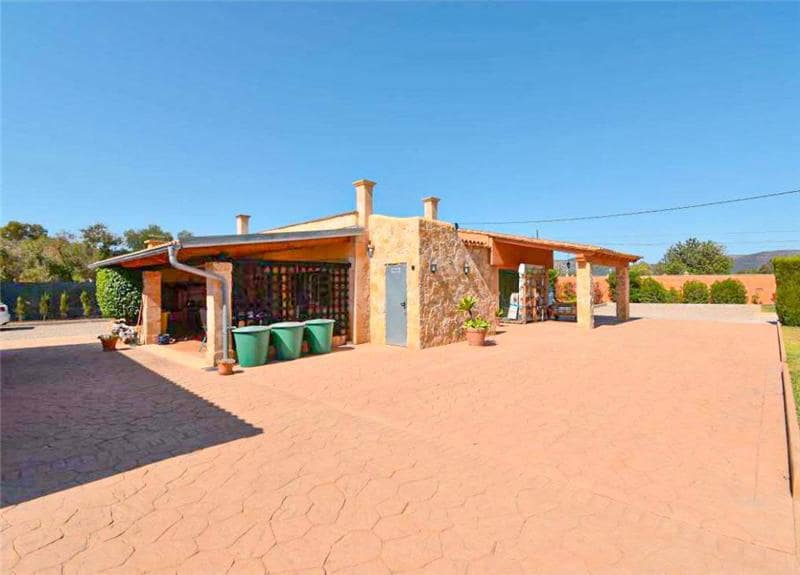 3 sypialnia Finka/Dom wiejski na sprzedaż w Llucmajor z basenem garażem - 895 000 € (Ref: 9051729)