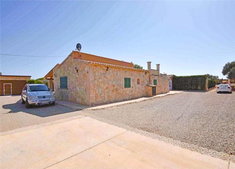 3 sypialnia Finka/Dom wiejski na sprzedaż w Llucmajor z basenem garażem - 895 000 € (Ref: 9051729)