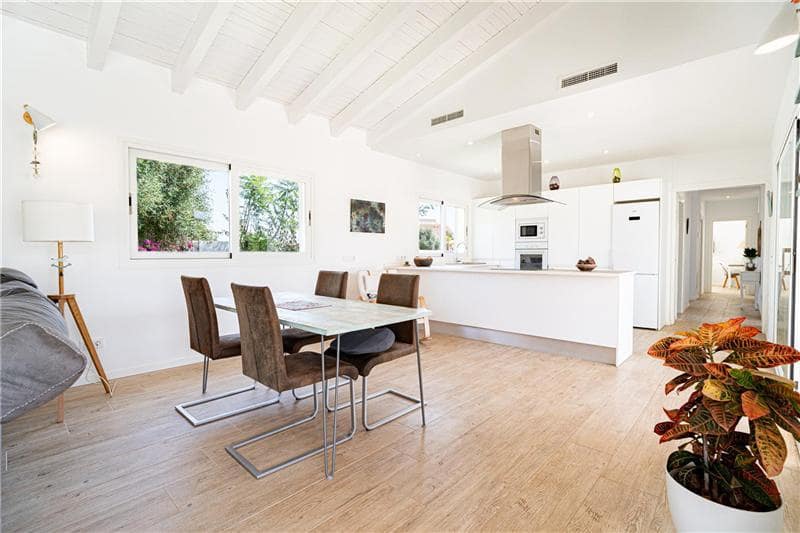 3 soverom Villa til salgs i Campos med svømmebasseng garasje - € 1 680 000 (Ref: 9081945)