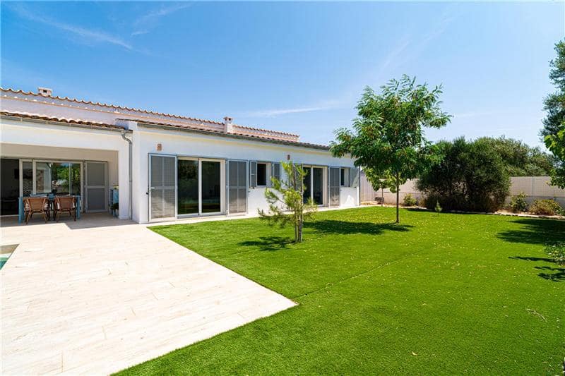 3 soverom Villa til salgs i Campos med svømmebasseng garasje - € 1 680 000 (Ref: 9081945)