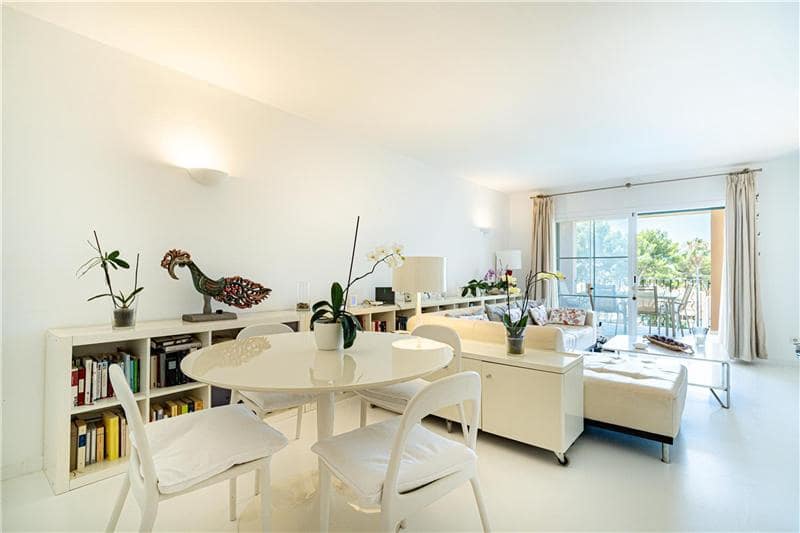 2 bedroom Beach Apartment for sale in Calvia with pool garage - € 685,000 (Ref: 9114492)