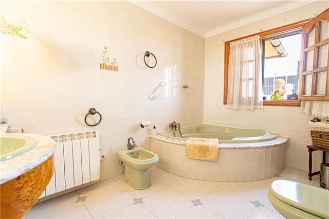 Chalet de 5 habitaciones en Badia Gran, Llucmajor en venta con piscina garaje - 950.000 € (Ref: 9146111)