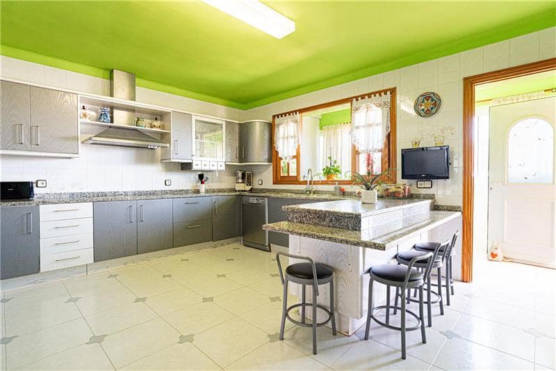 5 soveværelse Villa til salg i Llucmajor med swimmingpool garage - € 950.000 (Ref: 9146111)