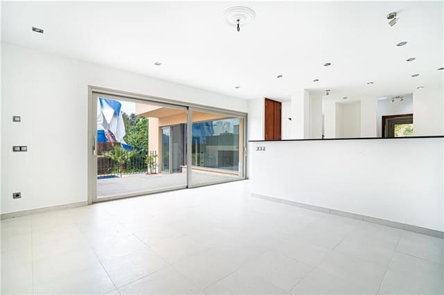 3 slaapkamer Rijtjeshuis te koop in Genova, Palma de Mallorca met zwembad - € 1.200.000 (Ref: 9146183)