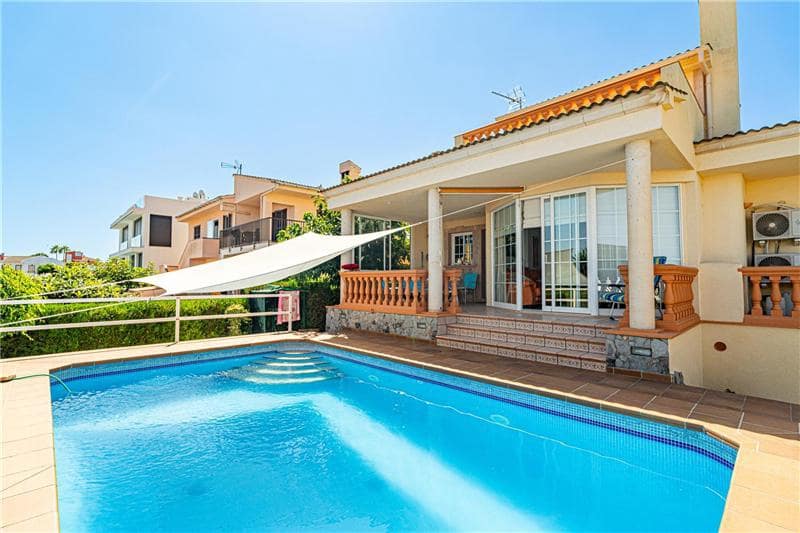 4 soveværelse Villa til salg i Llucmajor med swimmingpool garage - € 999.000 (Ref: 9164275)