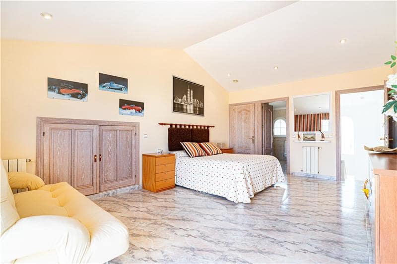 4 soveværelse Villa til salg i Llucmajor med swimmingpool garage - € 999.000 (Ref: 9164275)