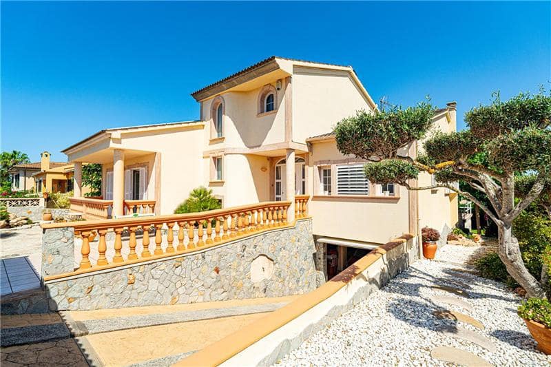 4 soveværelse Villa til salg i Llucmajor med swimmingpool garage - € 999.000 (Ref: 9164275)