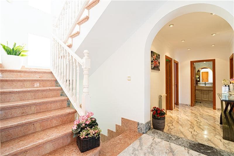 4 soveværelse Villa til salg i Llucmajor med swimmingpool garage - € 999.000 (Ref: 9164275)