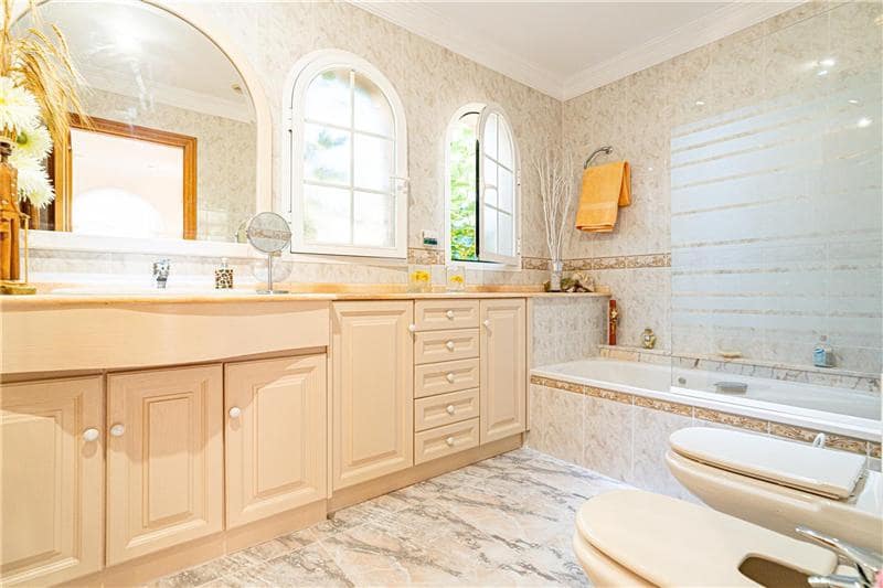 4 soveværelse Villa til salg i Llucmajor med swimmingpool garage - € 999.000 (Ref: 9164275)