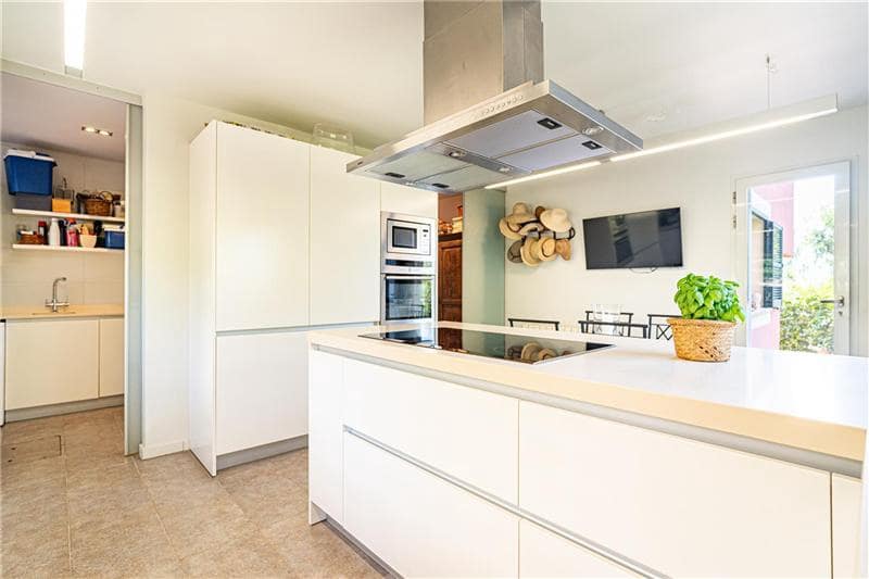 3 soveværelse Semi-Rækkehus til salg i Palma de Mallorca med swimmingpool garage - € 1.100.000 (Ref: 9170014)