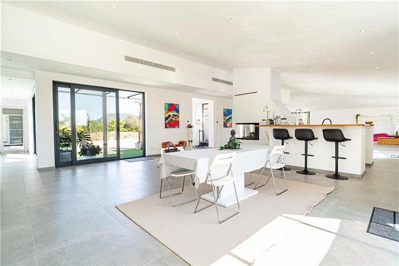 5 soveværelse Finca/Landehus til salg i Llucmajor med swimmingpool garage - € 2.200.000 (Ref: 9184481)