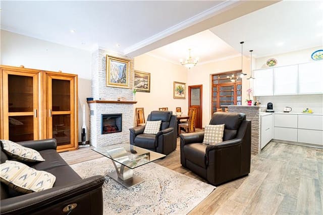 3 soveværelse Byhus til salg i Llucmajor med garage - € 800.000 (Ref: 9218557)