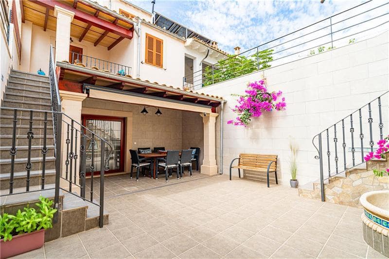 3 soveværelse Byhus til salg i Llucmajor med garage - € 800.000 (Ref: 9218557)