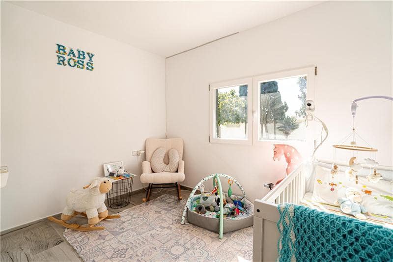 4 soveværelse Villa til salg i Palma de Mallorca med garage - € 945.000 (Ref: 9348411)