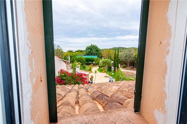 3 slaapkamer Halfvrijstaande villa te koop in Esporles met garage - € 669.000 (Ref: 9459491)