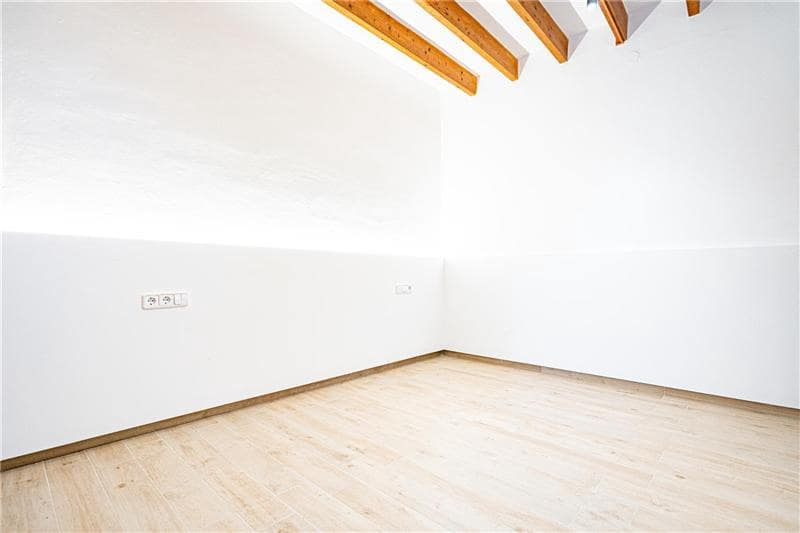 4 bedroom Apartment for sale in Santa Eugenia - € 565,000 (Ref: 9603280)