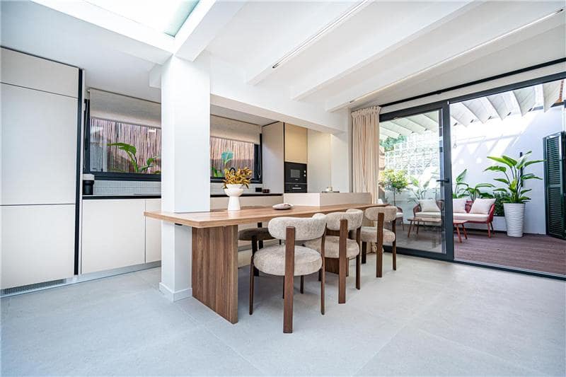 2 bedroom Apartment for sale in Calvia with pool - € 525,000 (Ref: 9606402)