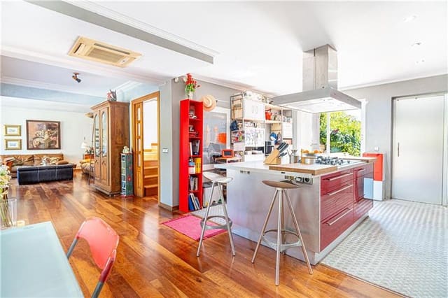 Pareado de 5 habitaciones en Portals Nous, Calvià en venta con piscina garaje - 2.050.000 € (Ref: 9634724)