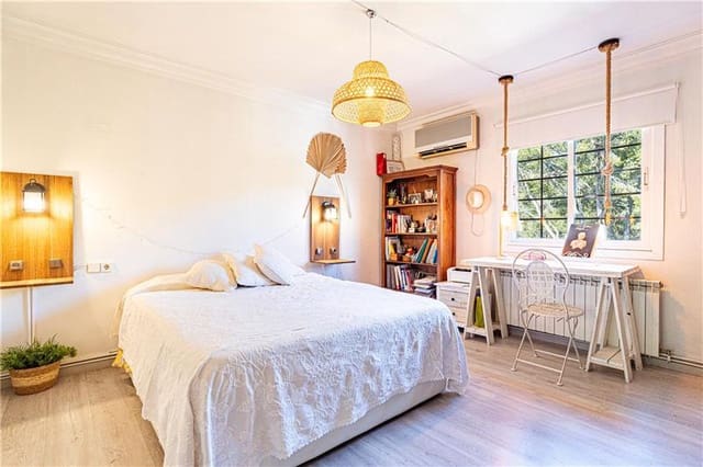 Pareado de 5 habitaciones en Portals Nous, Calvià en venta con piscina garaje - 2.050.000 € (Ref: 9634724)