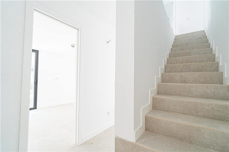 2 bedroom Villa for sale in Palma de Mallorca with pool garage - € 950,000 (Ref: 9688535)