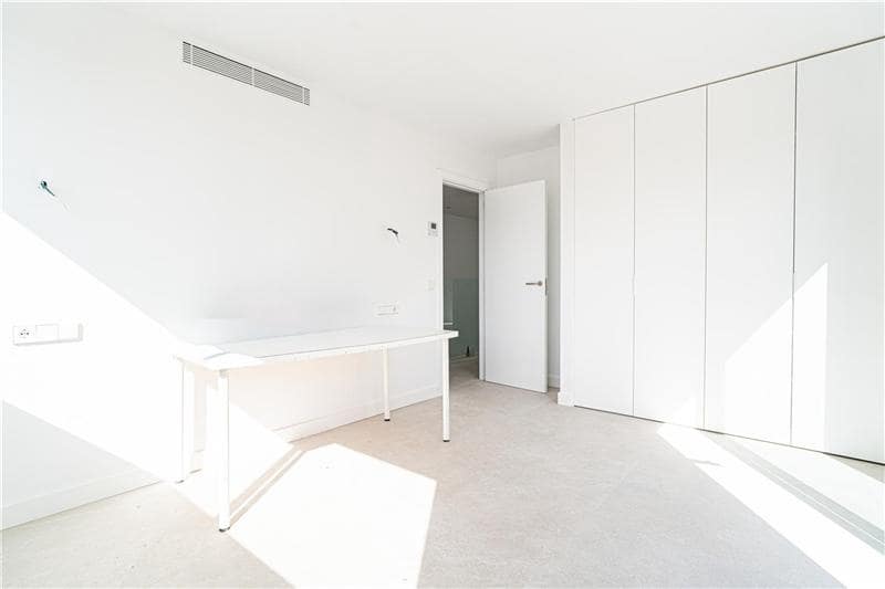 2 bedroom Villa for sale in Palma de Mallorca with pool garage - € 950,000 (Ref: 9688535)