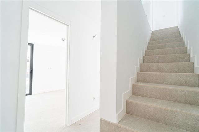 2 sypialnia Willa na sprzedaż w Genova, Palma de Mallorca z basenem garażem - 950 000 € (Ref: 9688535)