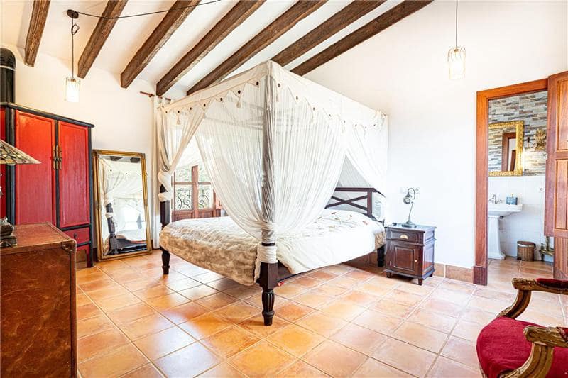 7 bedroom Finca/Country House for sale in Algaida with pool garage - € 3,400,000 (Ref: 9707795)