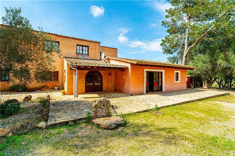 7 bedroom Finca/Country House for sale in Algaida with pool garage - € 3,400,000 (Ref: 9707795)