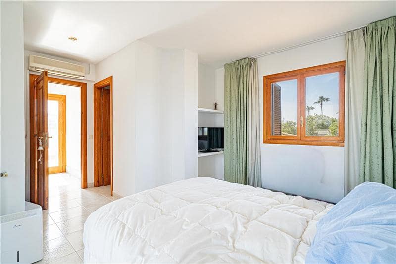 5 quarto Moradia para venda em Ses Salines com garagem - 1 350 000 € (Ref: 9805300)