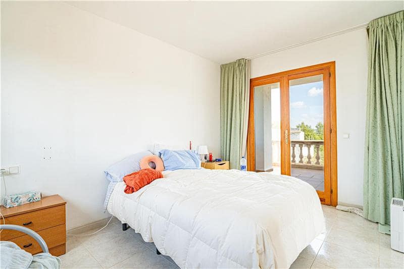 5 quarto Moradia para venda em Ses Salines com garagem - 1 350 000 € (Ref: 9805300)