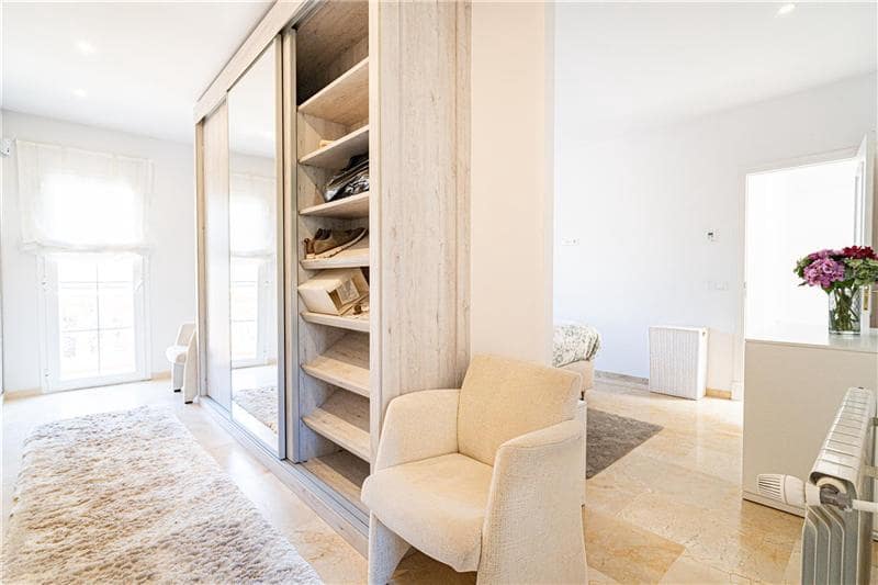 4 makuuhuone Rivitalo myytävänä paikassa Calvia mukana 
autotalli - 970 000 € (Ref: 9805364)