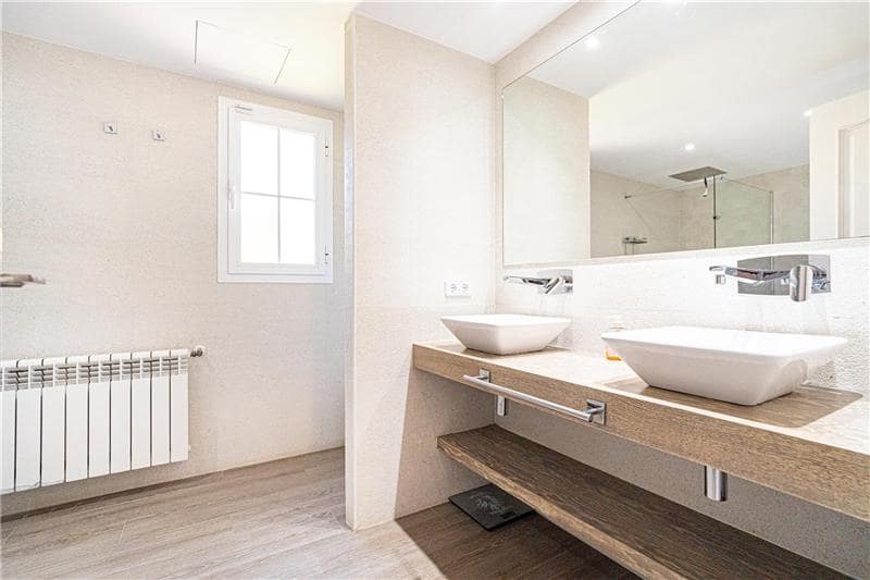 4 makuuhuone Rivitalo myytävänä paikassa Calvia mukana 
autotalli - 970 000 € (Ref: 9805364)