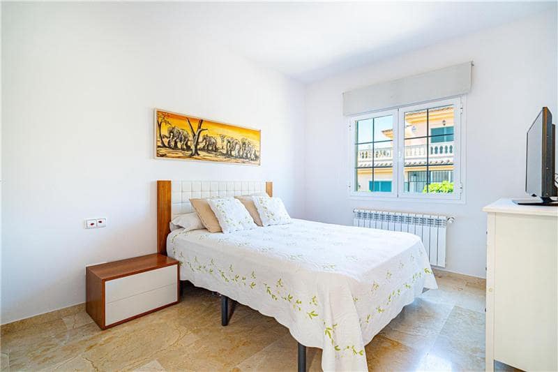 4 makuuhuone Rivitalo myytävänä paikassa Calvia mukana 
autotalli - 970 000 € (Ref: 9805364)