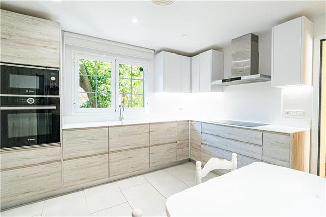 4 makuuhuone Rivitalo myytävänä paikassa Palmanova, Calvià mukana 
autotalli - 970 000 € (Ref: 9805364)