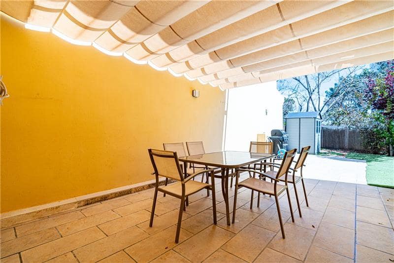 4 makuuhuone Rivitalo myytävänä paikassa Calvia mukana 
autotalli - 970 000 € (Ref: 9805364)