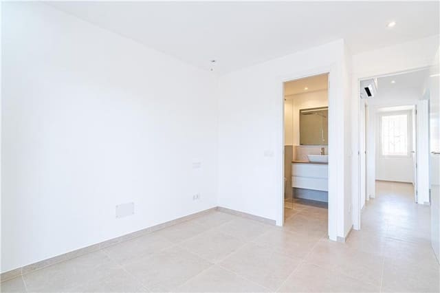 2 soveværelse Strandlejlighed til salg i El Toro / Port Adriano, Calvià med garage - € 685.000 (Ref: 9834526)