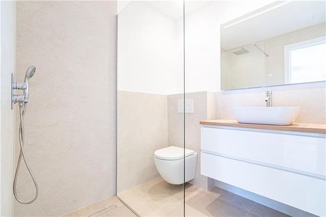 2 soveværelse Strandlejlighed til salg i El Toro / Port Adriano, Calvià med garage - € 685.000 (Ref: 9834526)