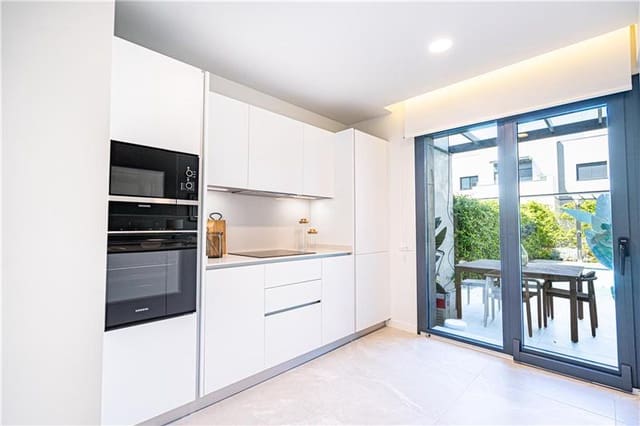4 soveværelse Villa til salg i Las Maravillas, Palma de Mallorca med swimmingpool garage - € 1.045.000 (Ref: 9852063)